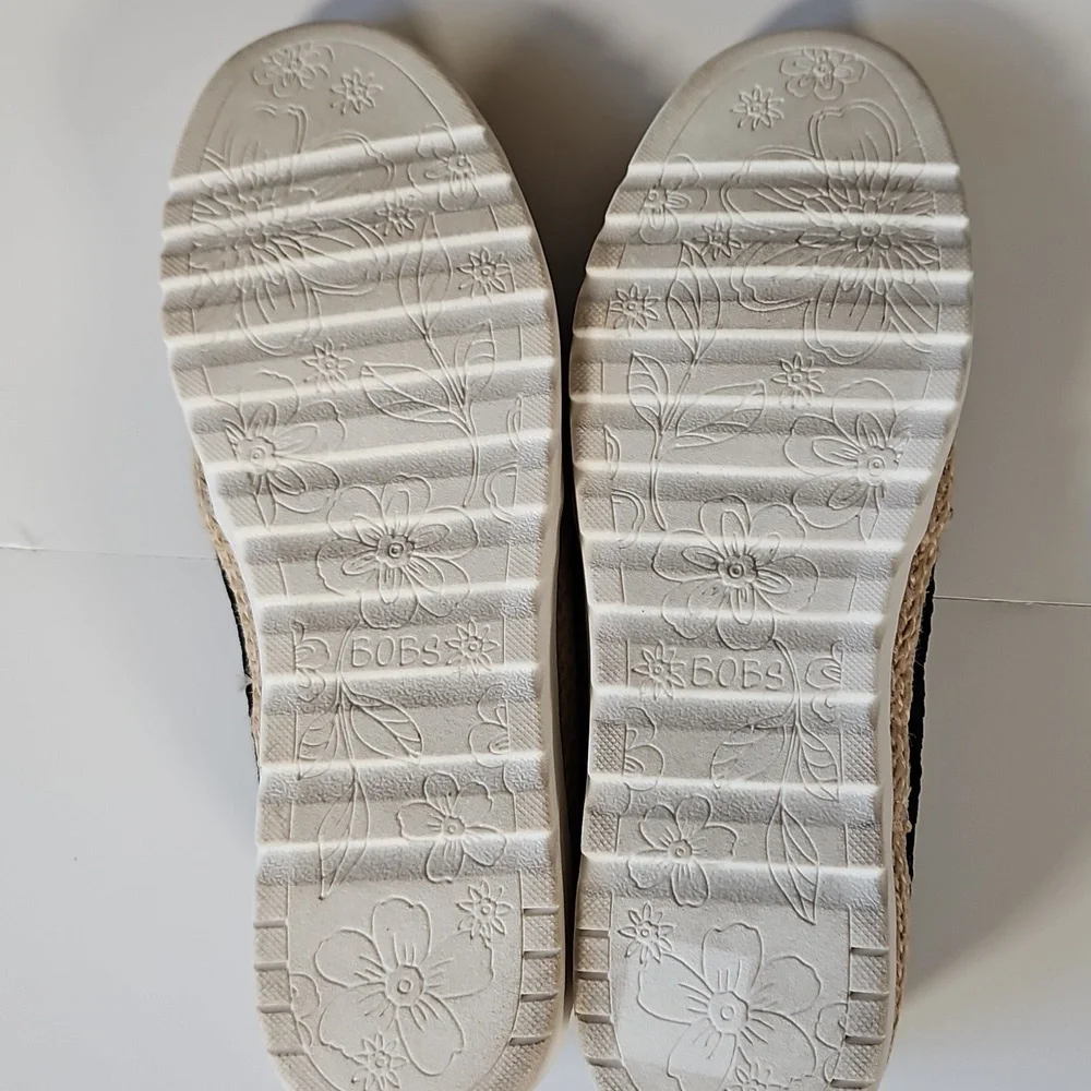 Bobs Skechers SZ9 Espadrille Black Embroidered Fabric Memory Foam Comfort Casual